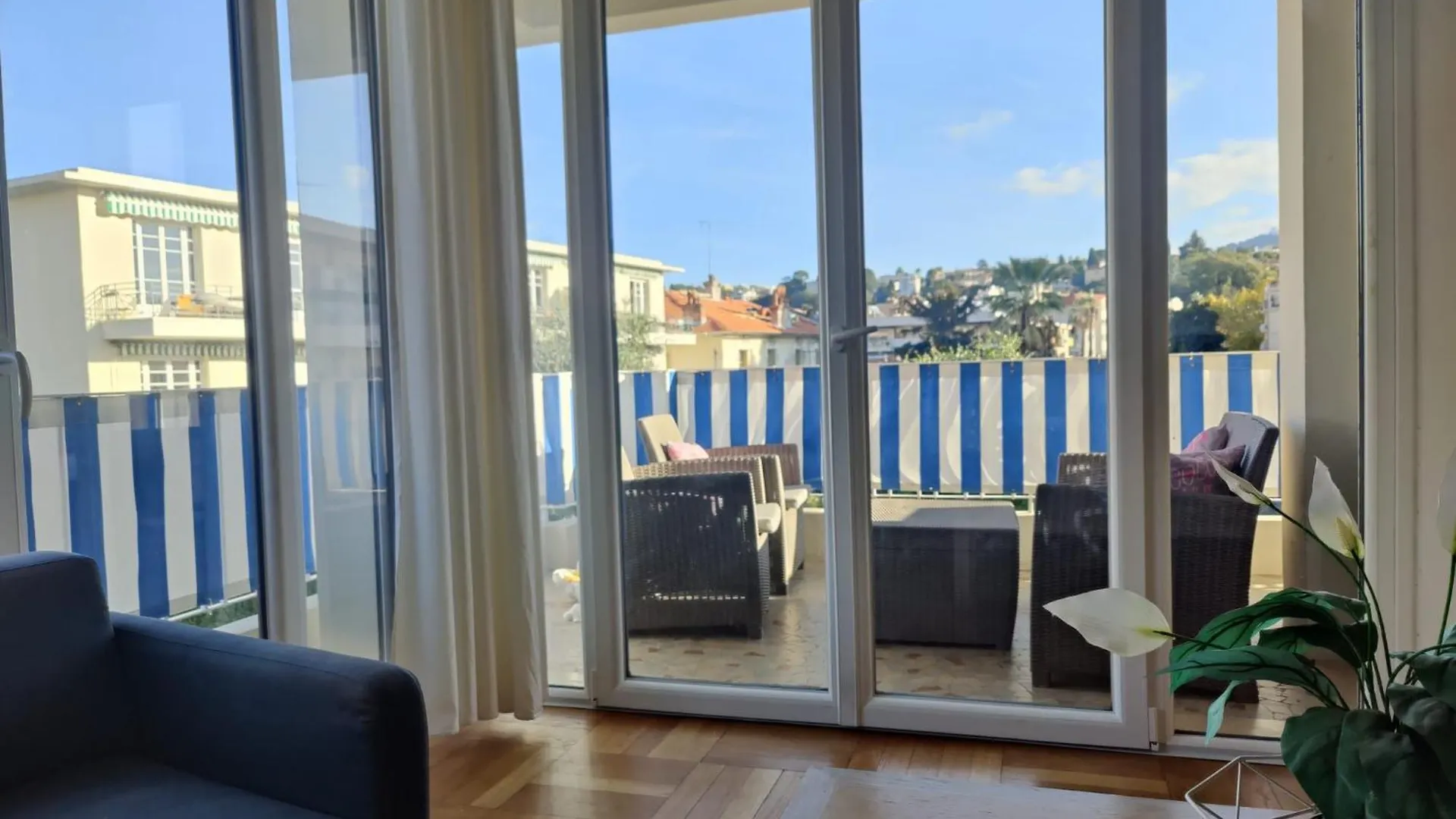 Grand Appartement Terrasse Parking contacts