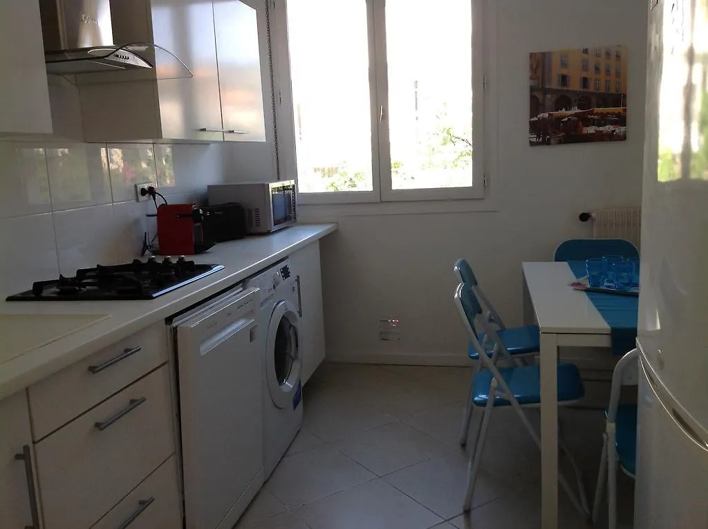 Grand Appartement Terrasse Parking Nice 0*,  France