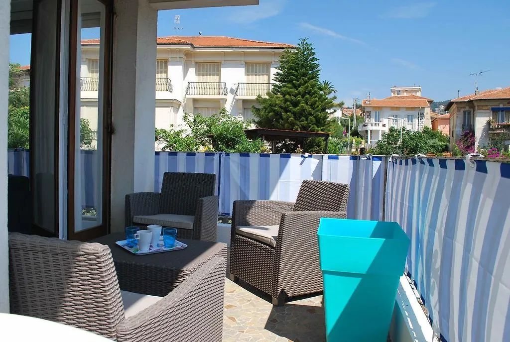 Apartment Grand Appartement Terrasse Parking Nice